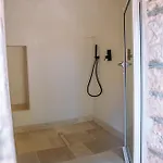 Castellinaria Holiday Rooms With Pool & Apartment With Private Jacuzzi Apartamento